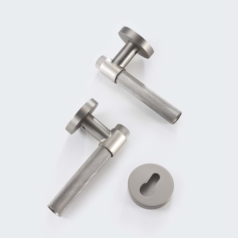 TOLLO Messing-Türgriff & Schloss-Set 8 TOLLO Türgriff- und Schloss-Set aus Messing