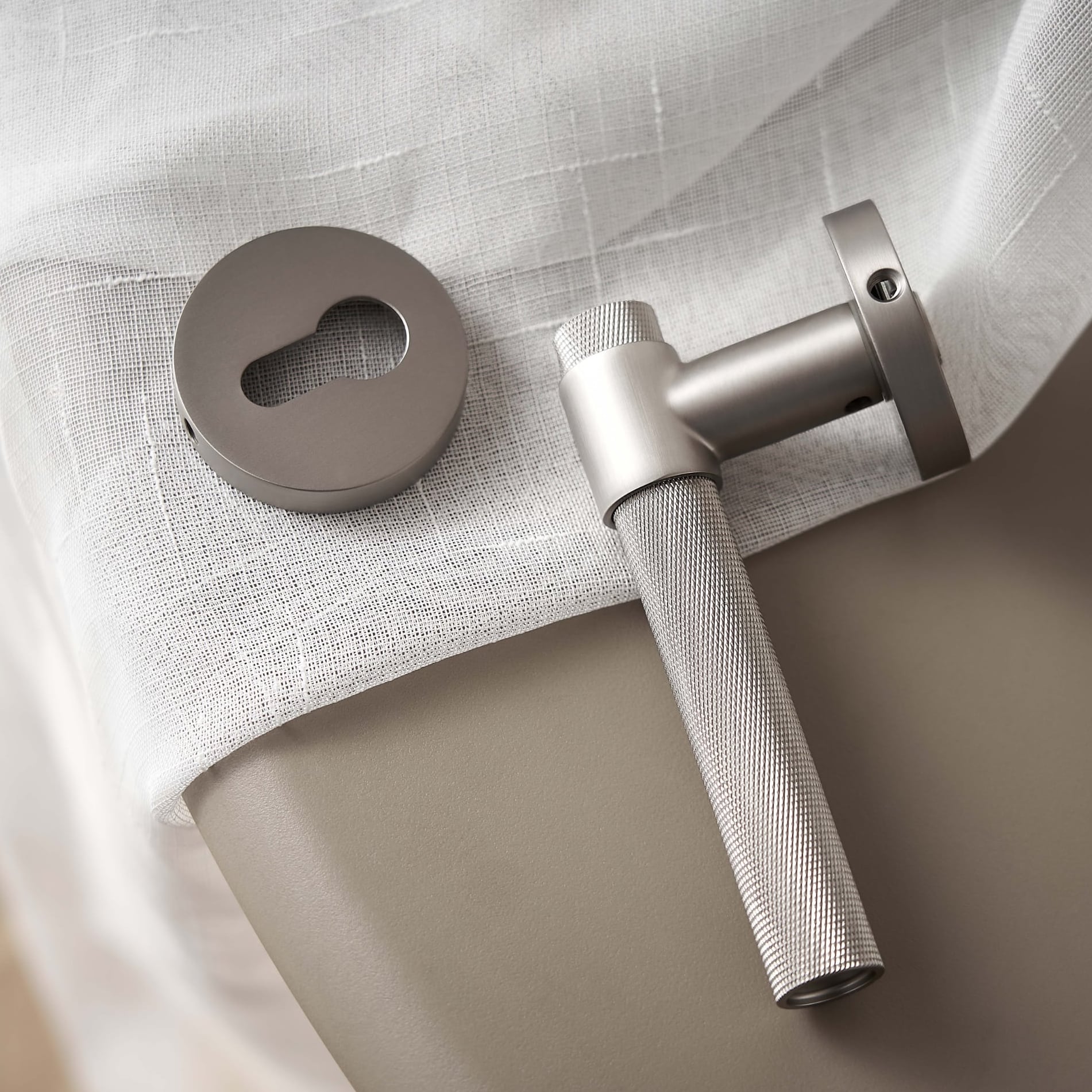 TOLLO Türgriff- und Schloss-Set aus Messing