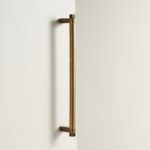 Manija TOMA de latón macizo