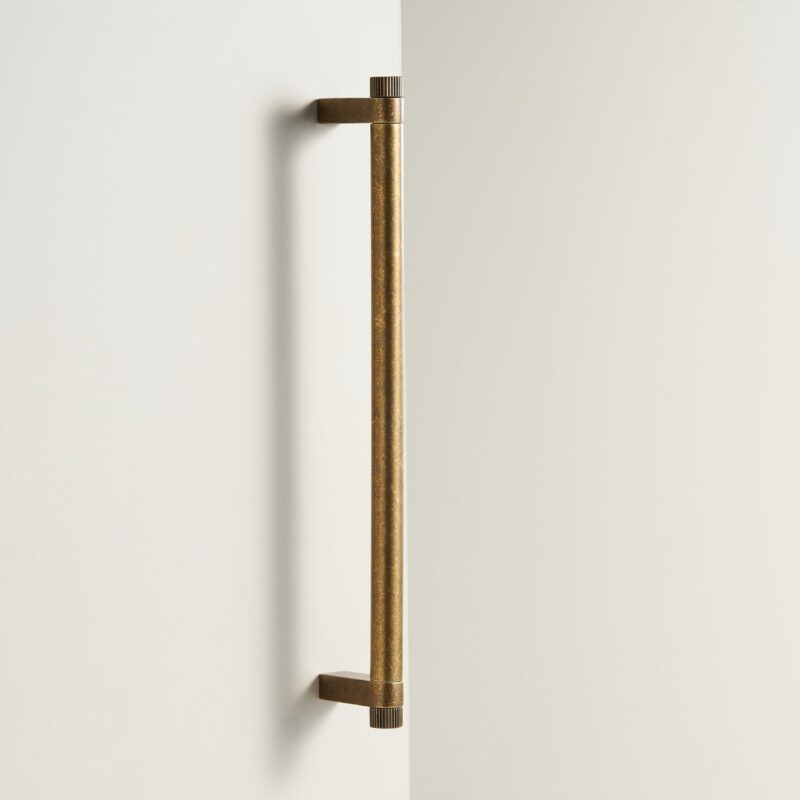 Manija TOMA de latón macizo