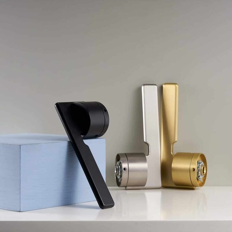 VERTO Türgriff und Schloss aus massivem Messing