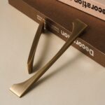 Maniglia VION in ottone massiccio