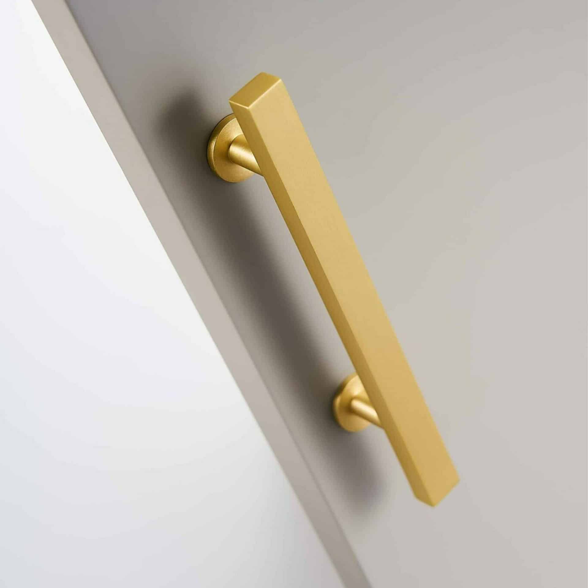 VORM T-Stangen aus gebürstetem massivem Messing